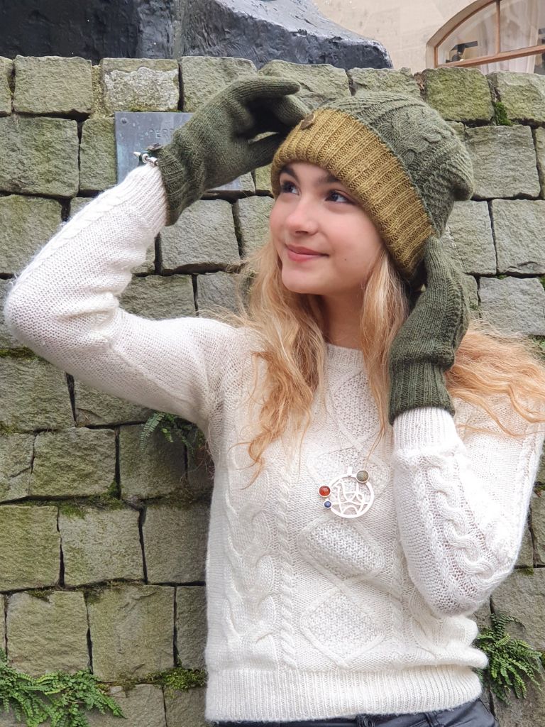 Beanie reversible Green & Mustard