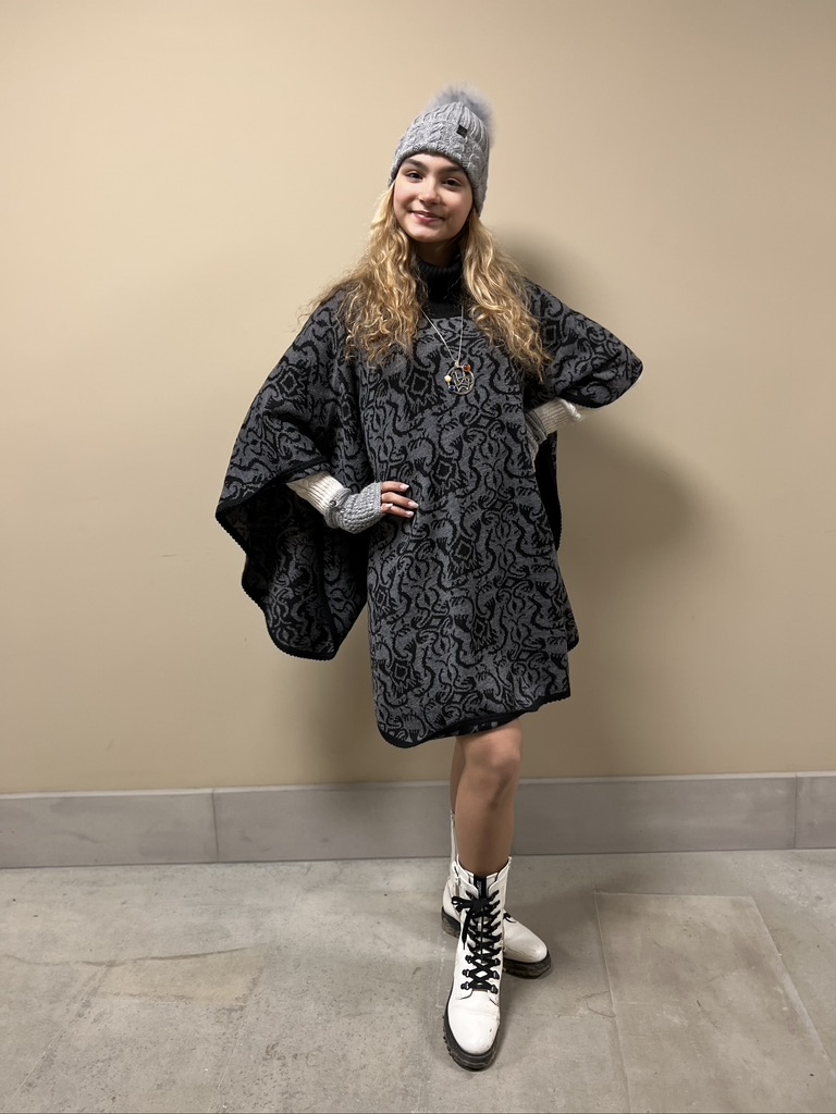 Poncho Barroco Black & Gray - Image 4