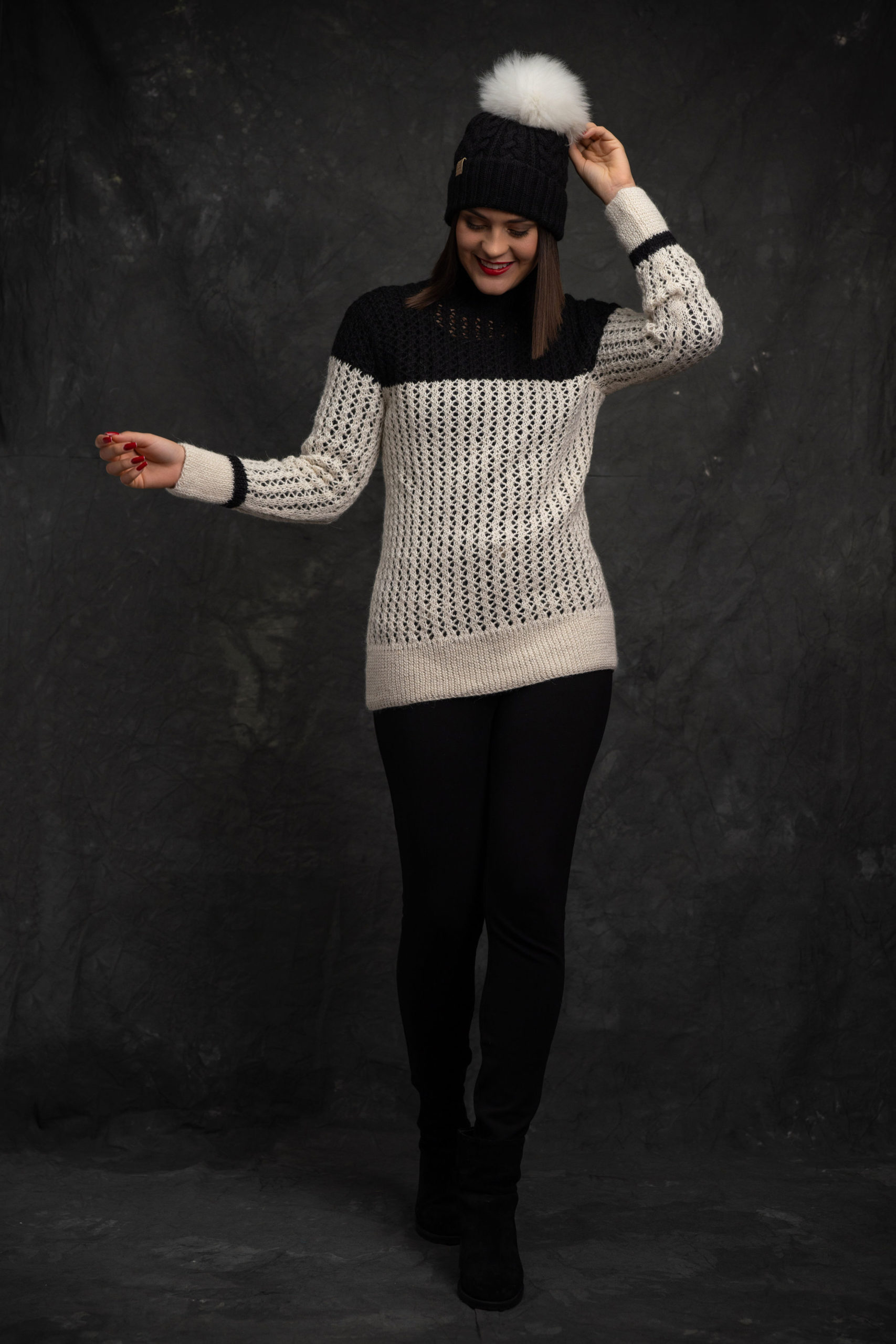 Alpaca pull "La Parisienne" White and Black