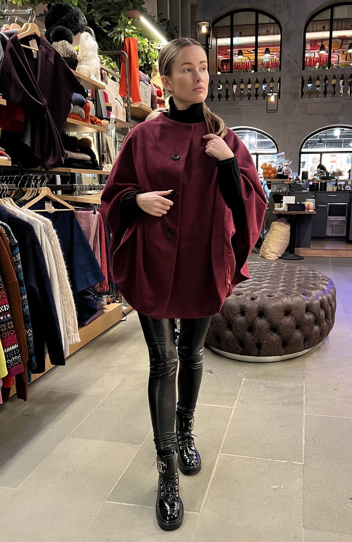 Baby Alpaca Cape Mercedes Bordeaux